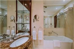 Superior Deluxe Panoramic Queen Room