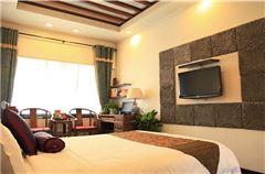 Panoramic Queen Room