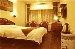 Panoramic Queen Room