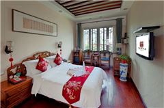 Courtyard-style Panoramic Queen Room