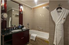Leisure Queen Room
