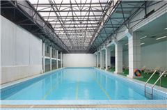 piscine intérieure