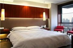 Executive Queen Suite