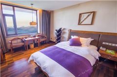 Clouds Standard Room A