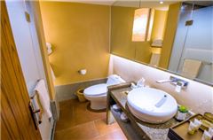 Clouds Standard Room A