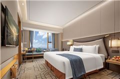 Elegant Luxury Queen Room