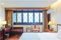 Standard Queen Room