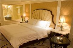 Villa B VIP Queen Room