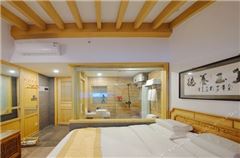 Panoramic Queen Room B