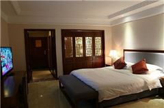 Panoramic Queen Room