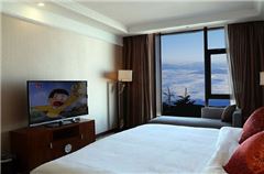 Panoramic Queen Room