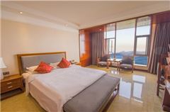 Panoramic Queen Room