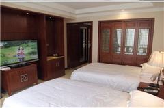 Panoramic Queen Room