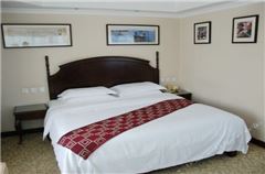 Panoramic Queen Room