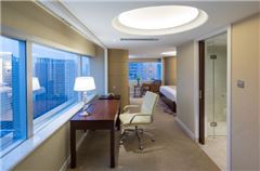 Business Panoramic Queen Room