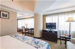 Business Panoramic Queen Room