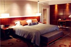 Luxury Deluxe Suite