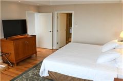 Executive Deluxe Suite