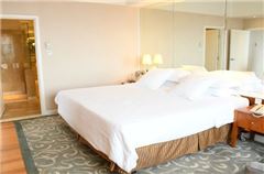 Executive Deluxe Suite