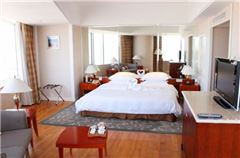 Business Queen Room
