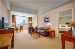 Deluxe Family Suite