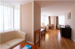 Panoramic Family Suite