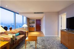 Executive Deluxe Suite