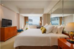 Deluxe Family Suite