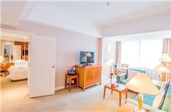 Deluxe Family Suite