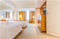 Deluxe Family Suite