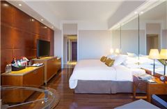 Executive Deluxe Queen Room