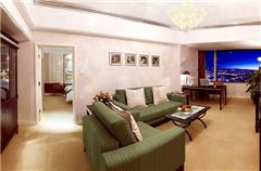 Executive Deluxe Suite