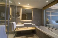 Executive Queen Room