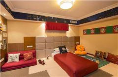 European style Family Thematic Suite