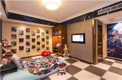 European style Family Thematic Suite