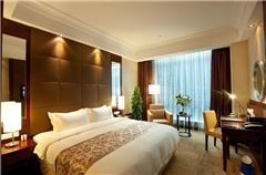 Boutique Business Deluxe Queen Room