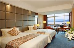 Classic Executive Lake-view Twin Room