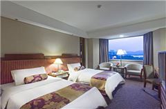 Side View Deluxe Twin Room