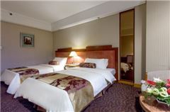 Side View Deluxe Twin Room