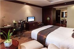 Deluxe Mountain-view Queen Room