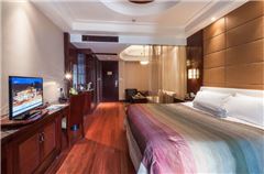 Executive Deluxe Queen Room