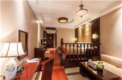 180° Mountain-view Garden Queen Room