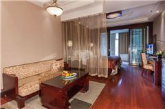 Executive Deluxe Queen Room