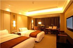 Crowm Superior Twin Room