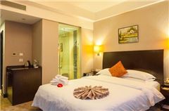 Business Queen Room