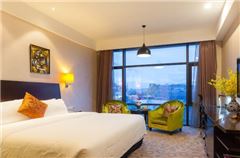 Deluxe Side Lake-view Queen Room