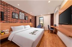 Deluxe Queen Room