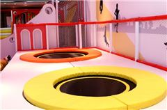 Aire de jeux pour enfants / club pour enfants