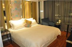 Elegant Queen Room