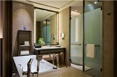 Executive Deluxe Ocean-view King-size Room